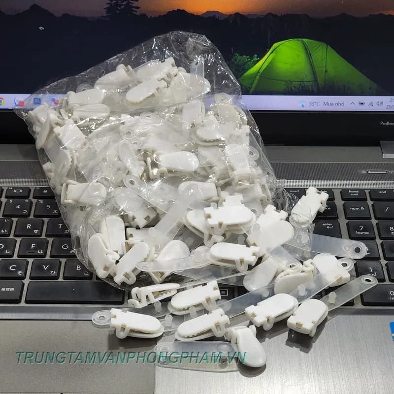 Kẹp nhựa bảng tên - MÀU XANH